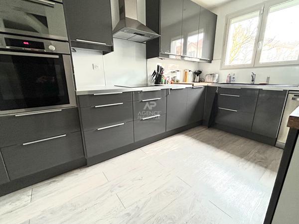 Maison Carrieres Sous Poissy 6 pièce(s) 132.16 m2 485 000 € **  - Référence  9013