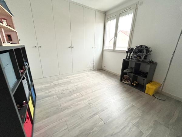 Maison Carrieres Sous Poissy 6 pièce(s) 132.16 m2 485 000 € **  - Référence  9013