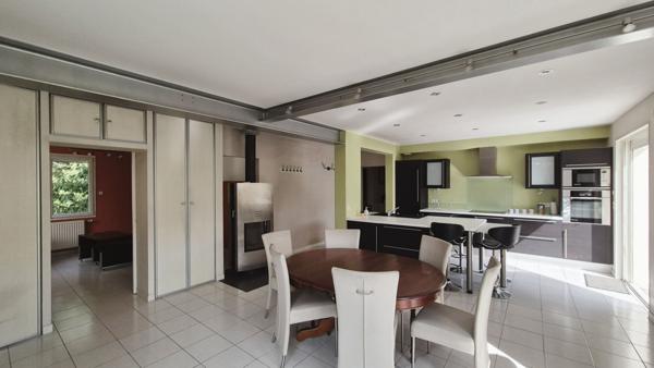 À vendre - Maison familiale de 178 m² avec terrain de 11 930 m² avec étang - Porte de SAUTRON