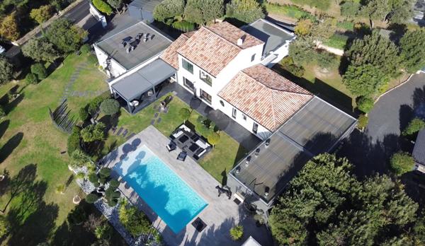 Gordes (84220) PROPRIETE D'EXCEPTION - ELEGANCE ET RAFFINEMENT - GORDES