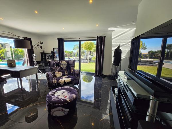 Gordes (84220) PROPRIETE D'EXCEPTION - ELEGANCE ET RAFFINEMENT - GORDES