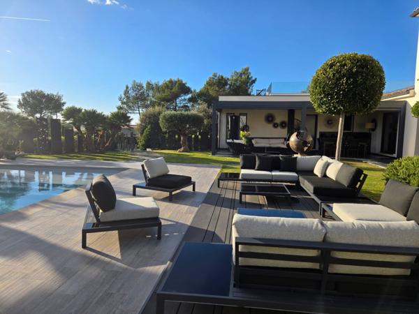 Gordes (84220) PROPRIETE D'EXCEPTION - ELEGANCE ET RAFFINEMENT - GORDES