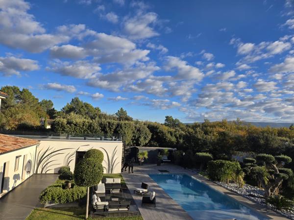 Gordes (84220) PROPRIETE D'EXCEPTION - ELEGANCE ET RAFFINEMENT - GORDES