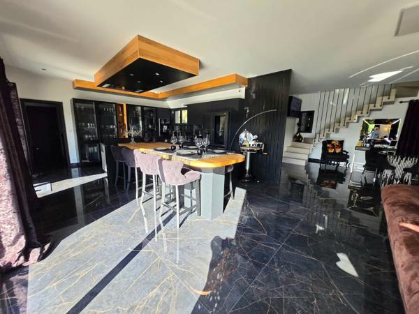 Gordes (84220) PROPRIETE D'EXCEPTION - ELEGANCE ET RAFFINEMENT - GORDES