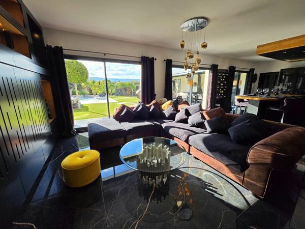 Gordes (84220) PROPRIETE D'EXCEPTION - ELEGANCE ET RAFFINEMENT - GORDES