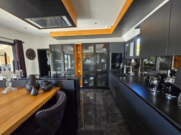 Gordes (84220) PROPRIETE D'EXCEPTION - ELEGANCE ET RAFFINEMENT - GORDES