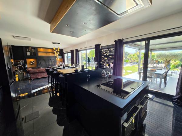 Gordes (84220) PROPRIETE D'EXCEPTION - ELEGANCE ET RAFFINEMENT - GORDES