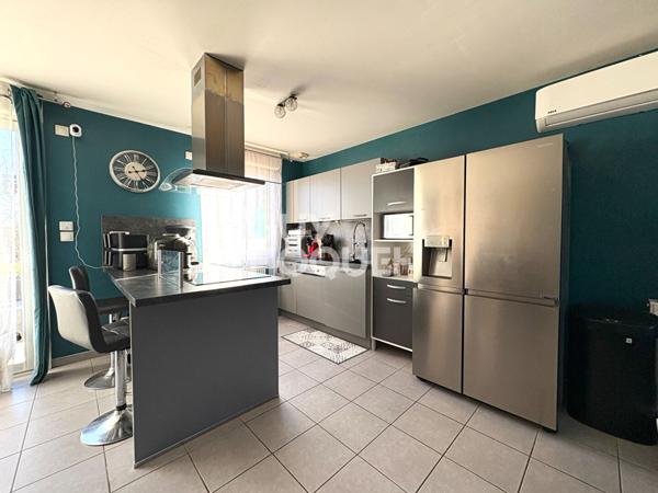 Maison récente avec 3 chambres, garage et terrain arboré et plat - DPE B