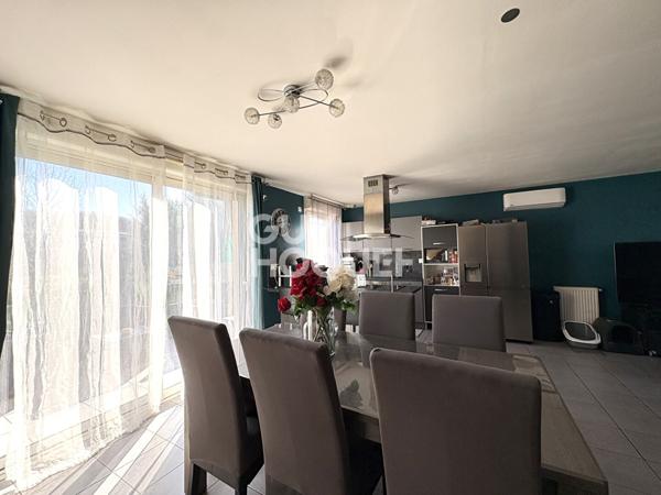 Maison récente avec 3 chambres, garage et terrain arboré et plat - DPE B