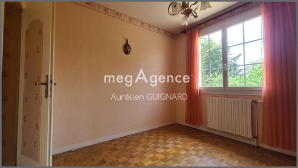 Maison à BRESSUIRE, 79300 - 9 pièces 107m²