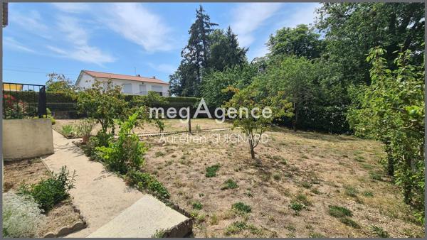 Maison à BRESSUIRE, 79300 - 9 pièces 107m²