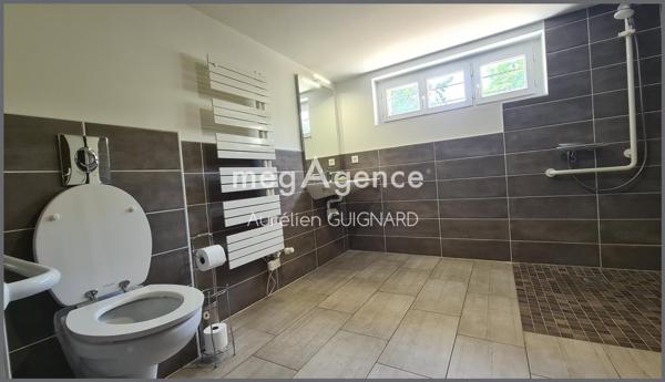 Maison à BRESSUIRE, 79300 - 9 pièces 107m²