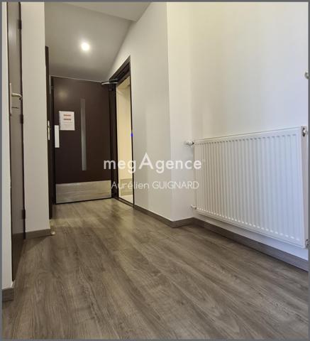 Maison à BRESSUIRE, 79300 - 9 pièces 107m²