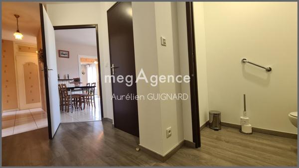 Maison à BRESSUIRE, 79300 - 9 pièces 107m²