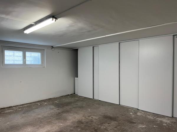 Couëron (44220) A COUERON GRANDE MAISON A VENDRE AVEC GRAND STOCKAGE (idéal artisans, familles, professions libérales) CENTRE