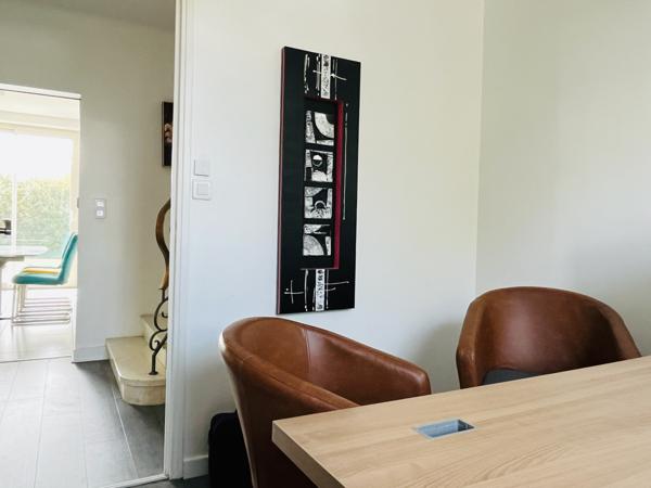 Couëron (44220) A COUERON GRANDE MAISON A VENDRE AVEC GRAND STOCKAGE (idéal artisans, familles, professions libérales) CENTRE