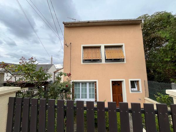 Maison Porcheville 4 pièce(s) 93 m2, terrain de 457 m², garage.