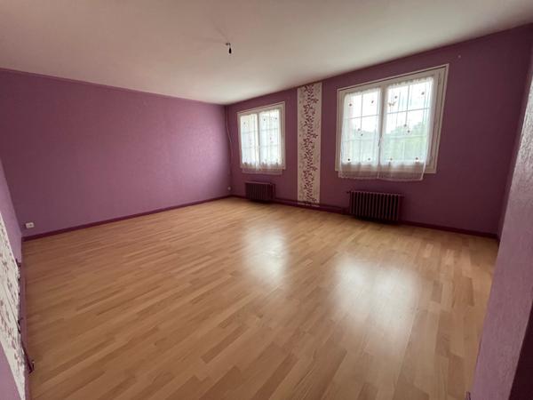 Maison Porcheville 4 pièce(s) 93 m2, terrain de 457 m², garage.