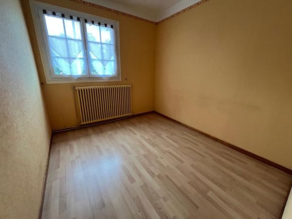 Maison Porcheville 4 pièce(s) 93 m2, terrain de 457 m², garage.