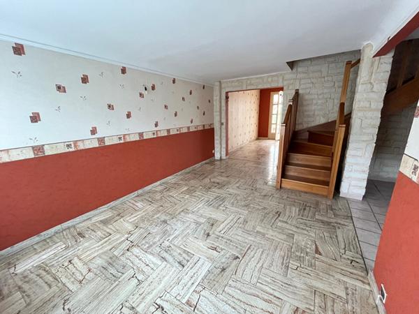 Maison Porcheville 4 pièce(s) 93 m2, terrain de 457 m², garage.