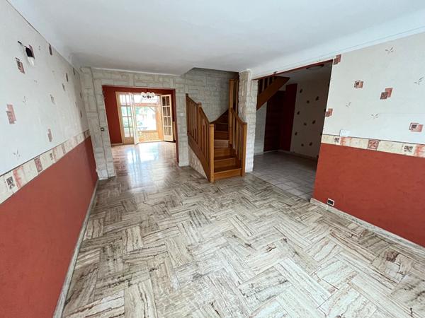 Maison Porcheville 4 pièce(s) 93 m2, terrain de 457 m², garage.