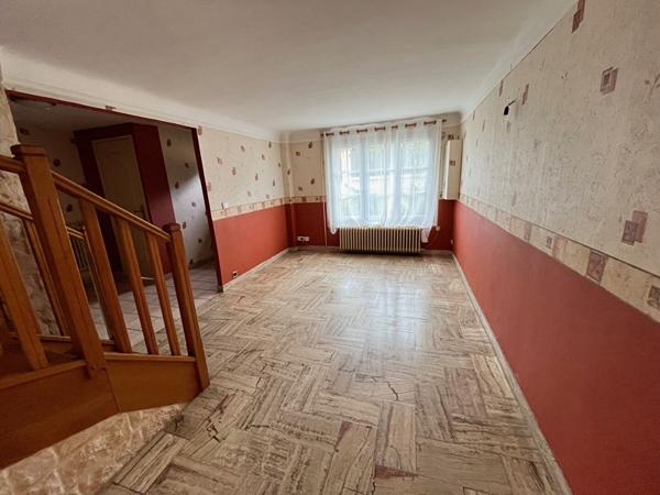 Maison Porcheville 4 pièce(s) 93 m2, terrain de 457 m², garage.