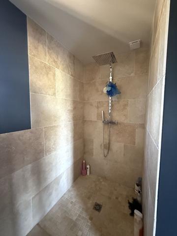 Raphèle-lès-Arles ? Mas de charme rénové avec piscine, beaux volumes et terrain arboré