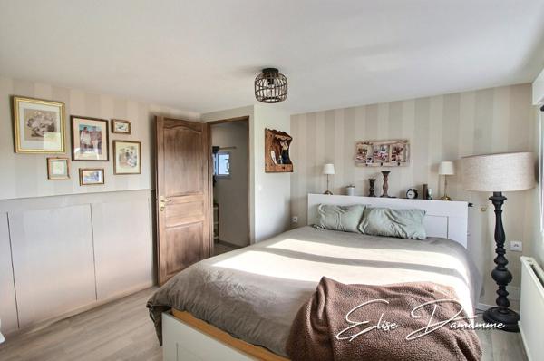 COUP DE COEUR - Montivilliers Maison atypique de 98m² avec vue dégagée, terrasse couverte et double garage