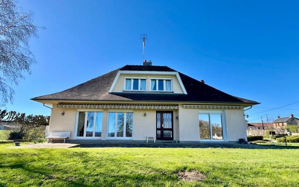 Maison à vendre    6 pièces •  La Geneytouse