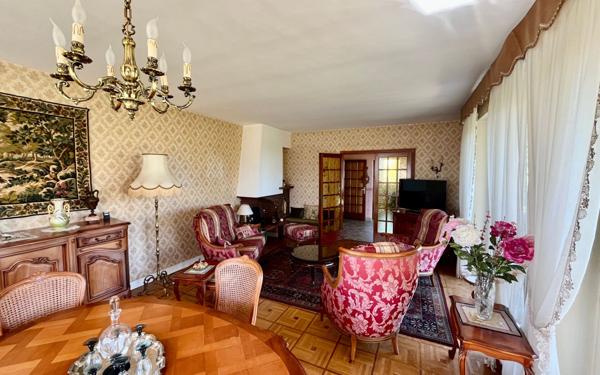Maison à vendre    6 pièces •  La Geneytouse