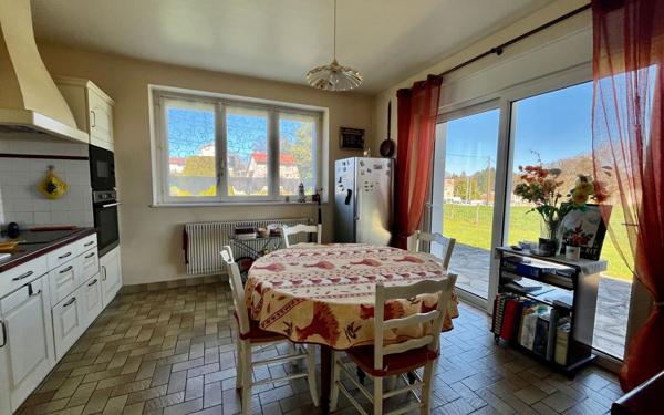 Maison à vendre    6 pièces •  La Geneytouse