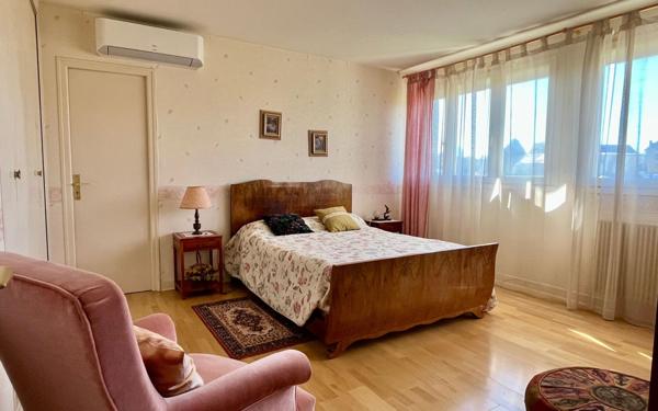 Maison à vendre    6 pièces •  La Geneytouse