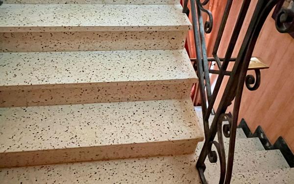 Maison à vendre    6 pièces •  La Geneytouse