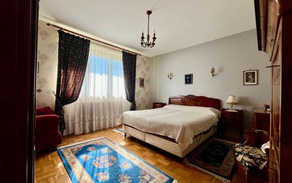 Maison à vendre    6 pièces •  La Geneytouse