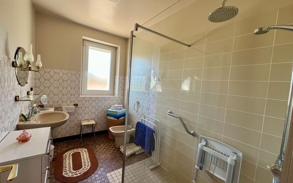 Maison à vendre    6 pièces •  La Geneytouse