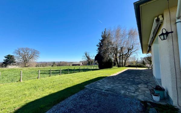 Maison à vendre    6 pièces •  La Geneytouse