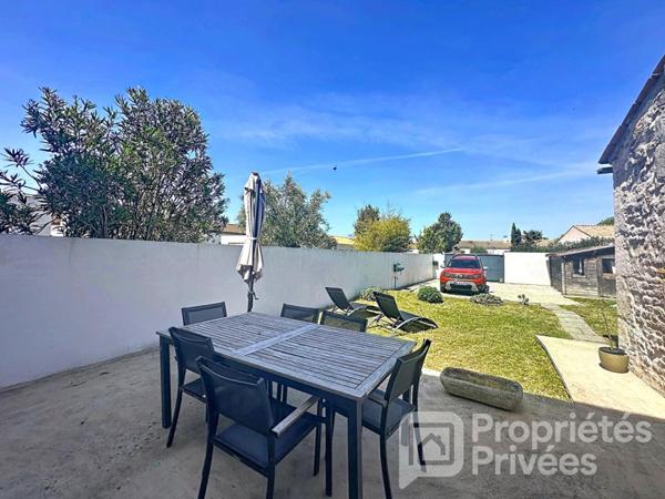 Maison de caractère pierres et bois 145 m²