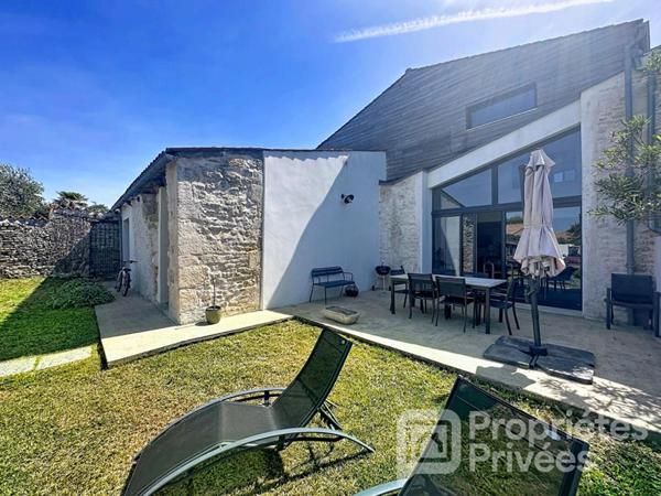 Maison de caractère pierres et bois 145 m²