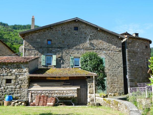 Maison de hameau, 1 mitoyenneté, belle terrasse
