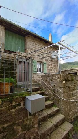 Maison de hameau, 1 mitoyenneté, belle terrasse