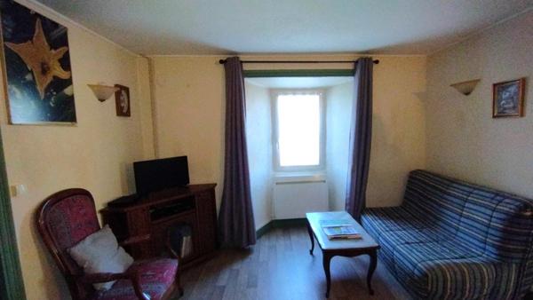 Maison de hameau, 1 mitoyenneté, belle terrasse