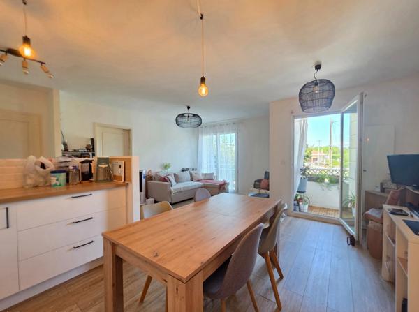 Appartement T2 46m² entièrement rénové, avec parking privatif, à 5min à pied du centre-ville