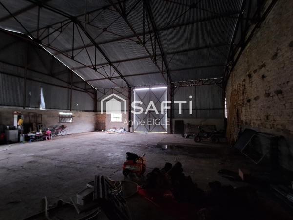 Ancienne ferme à conforter avec grange 240 m2