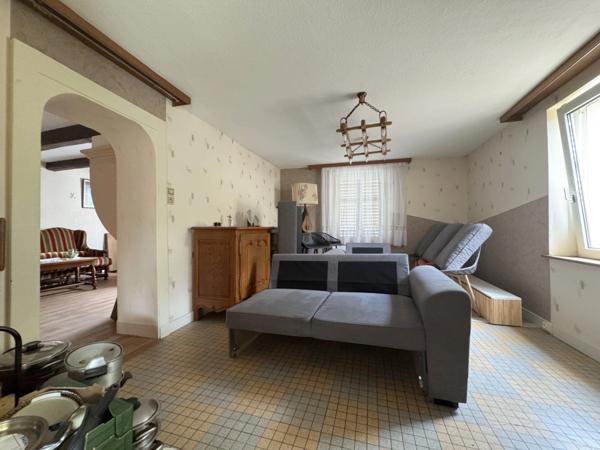 Maison de village de 130 m² avec garage, atelier indépendant et jardin paysager