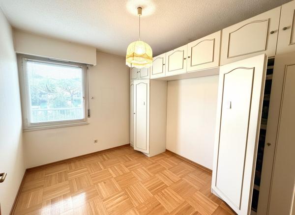 Cagnes Sur Mer Grand 2P 55 m2 à Rafraîchir Loggia 5.89 m² Garage