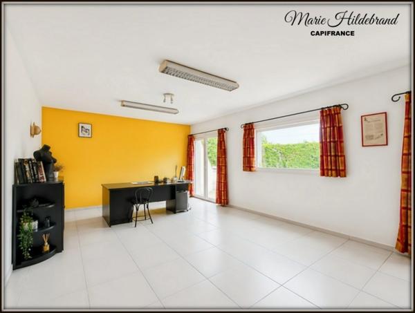 Maison d'architecte de caractère – 285 m² habitables – Vue dominante – Piscine – Grand garage