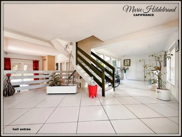 Maison d'architecte de caractère – 285 m² habitables – Vue dominante – Piscine – Grand garage
