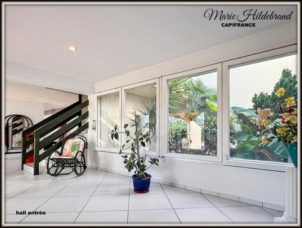Maison d'architecte de caractère – 285 m² habitables – Vue dominante – Piscine – Grand garage