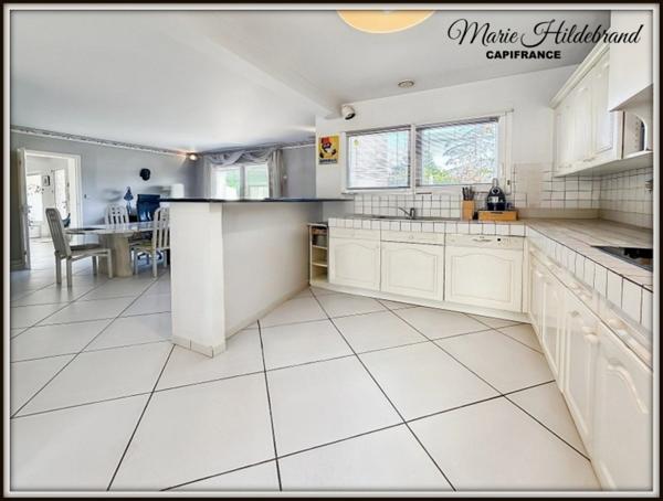 Maison d'architecte de caractère – 285 m² habitables – Vue dominante – Piscine – Grand garage