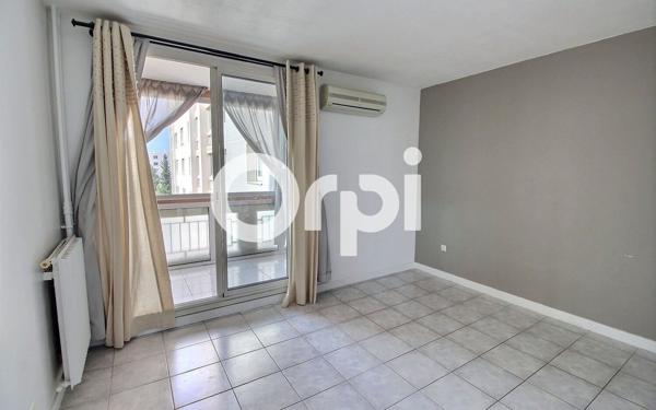 Appartement à vendre    3 pièces • 68,04 m2 Marseille 11